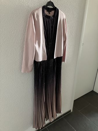 Sehr schönes Festkleid