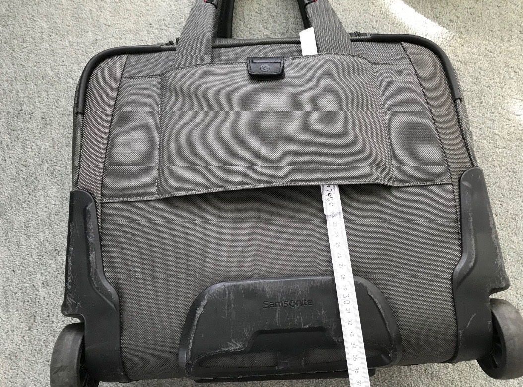 Samsonite Valigie: Samsonite Business Trolley Laptop Tasche – Usato da St. Gallen venduto da lfs_nxl8 5