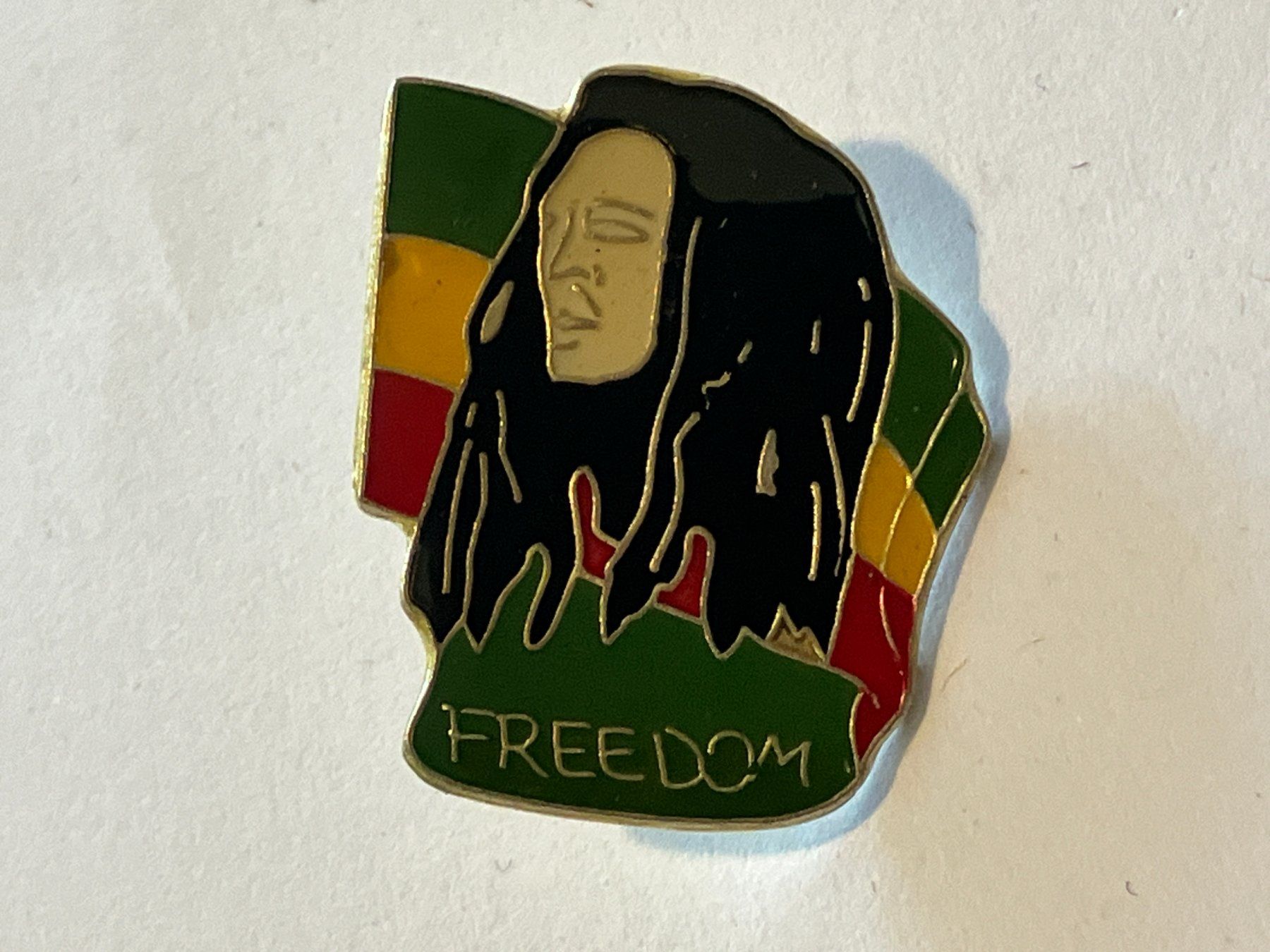 Placchette & Badge: 1 Pin Freedom Bob Marley – Usato da Basel venduto da djwwpp