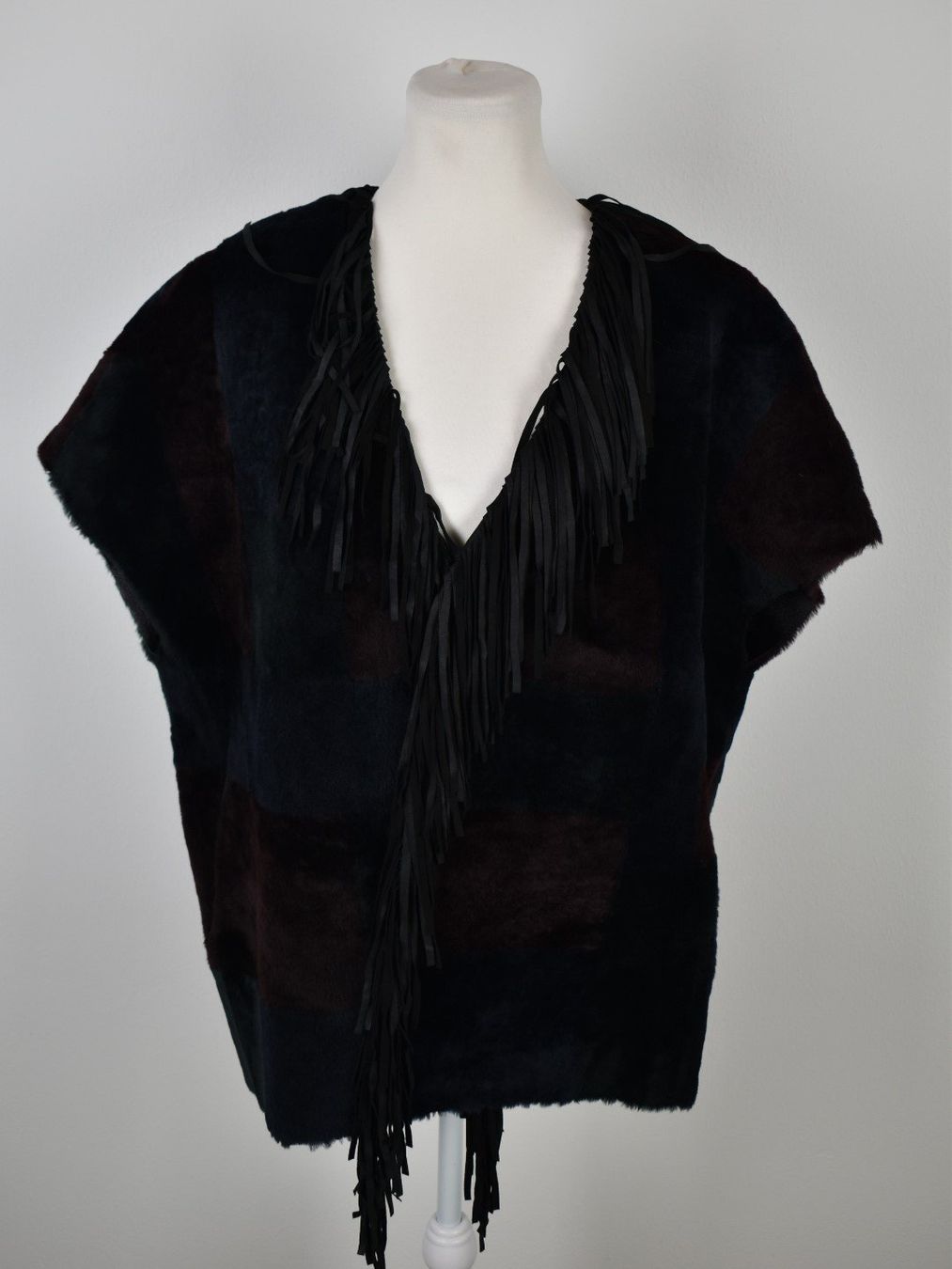 Gilet & Giacche senza maniche: Ventcouvert Lammfell Gilet / Poncho Gr.38 – Nuovo (secondo la descrizione) da Nürensdorf venduto da 2ND_STORY