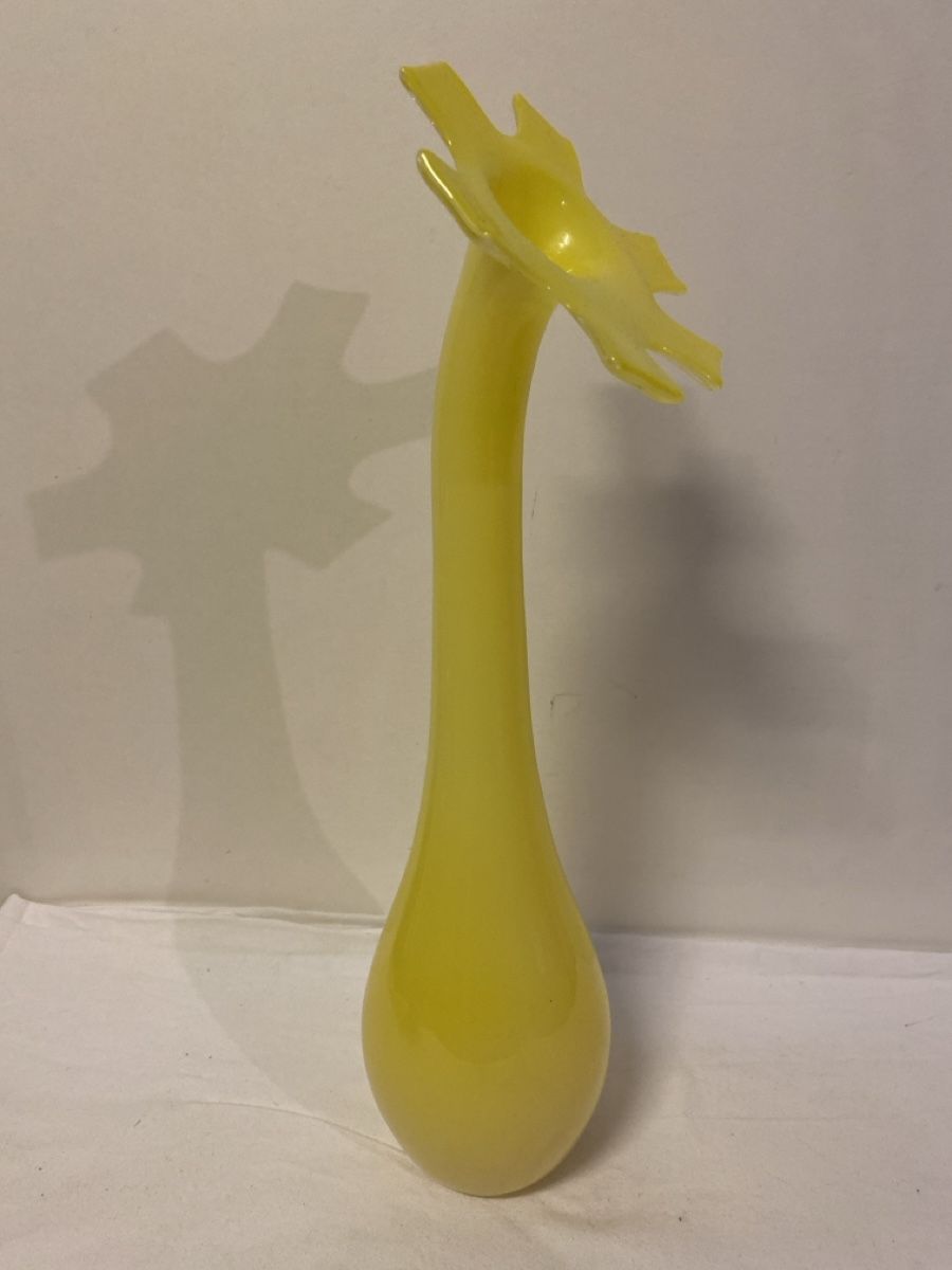 Vasen & Gefässe: Sonnengelbe Blumenvase, Glasvase, Vintage – Gebraucht aus sursee von trilli-tralli 3