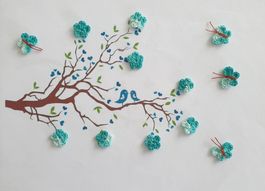 8 Blumen + 4 Schmetterlinge gehäkelt (uncinetto crochet) 843