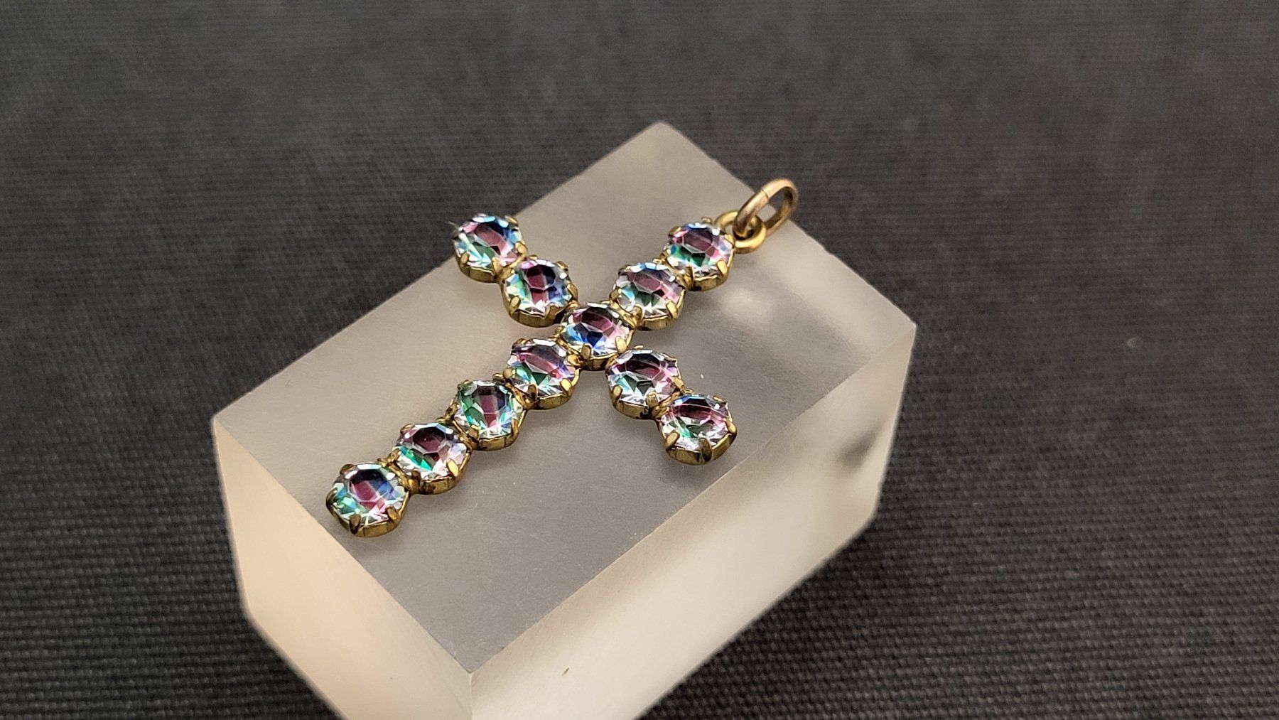 Pendentifs: Kreuz-Anhänger Rheinkiesel – D'occasion à Basel par spinne02 2