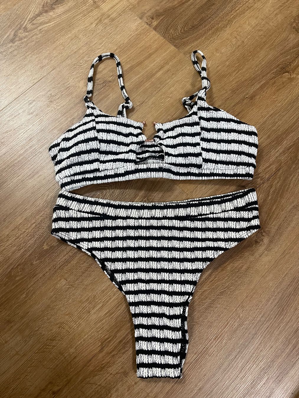 Costumi da bagno & Bikini: Gestreifter Bikini Neu Gr M Schwarz-Weiss – Nuovo e nell'imballaggio originale da Bassersdorf venduto da Sandy456 1