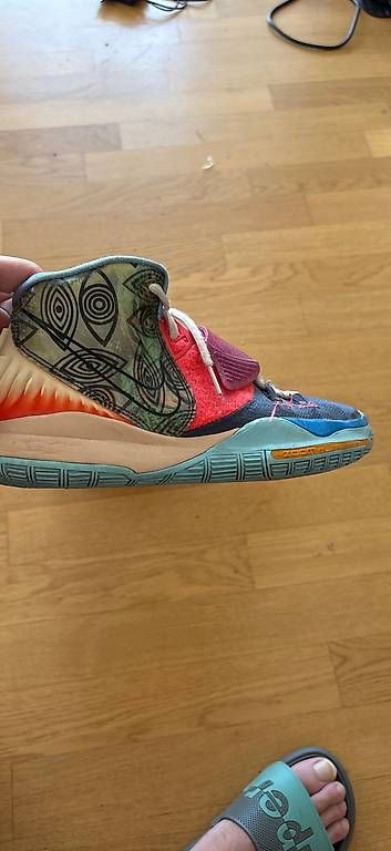 Scarpe da uomo: Kyrie 6  – Usato da Basel venduto da ale_xk7y 1