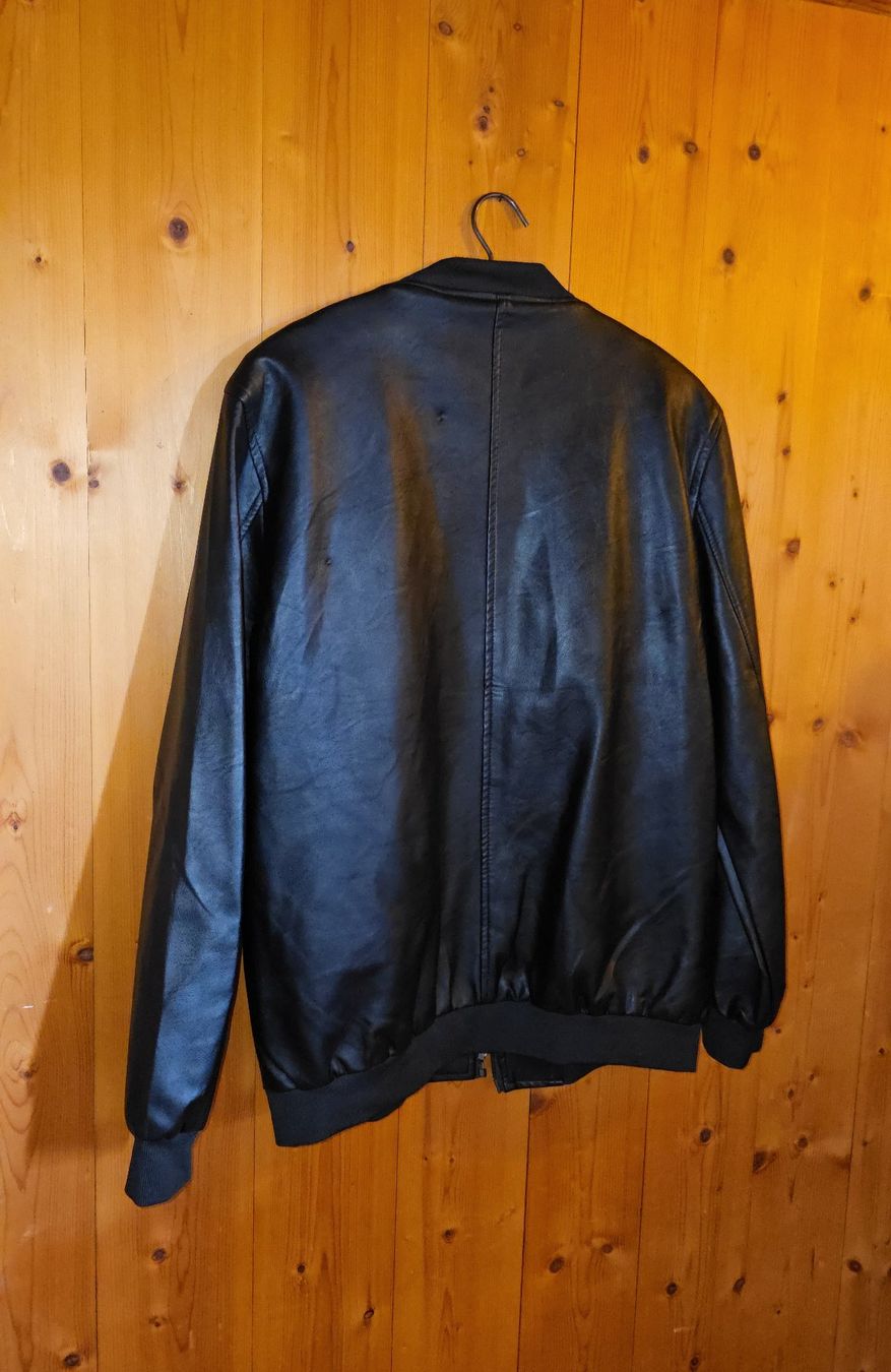 Giacche: Stylische schwarze Bomberjacke – Usato da Wald ZH venduto da swi_lzk6 9