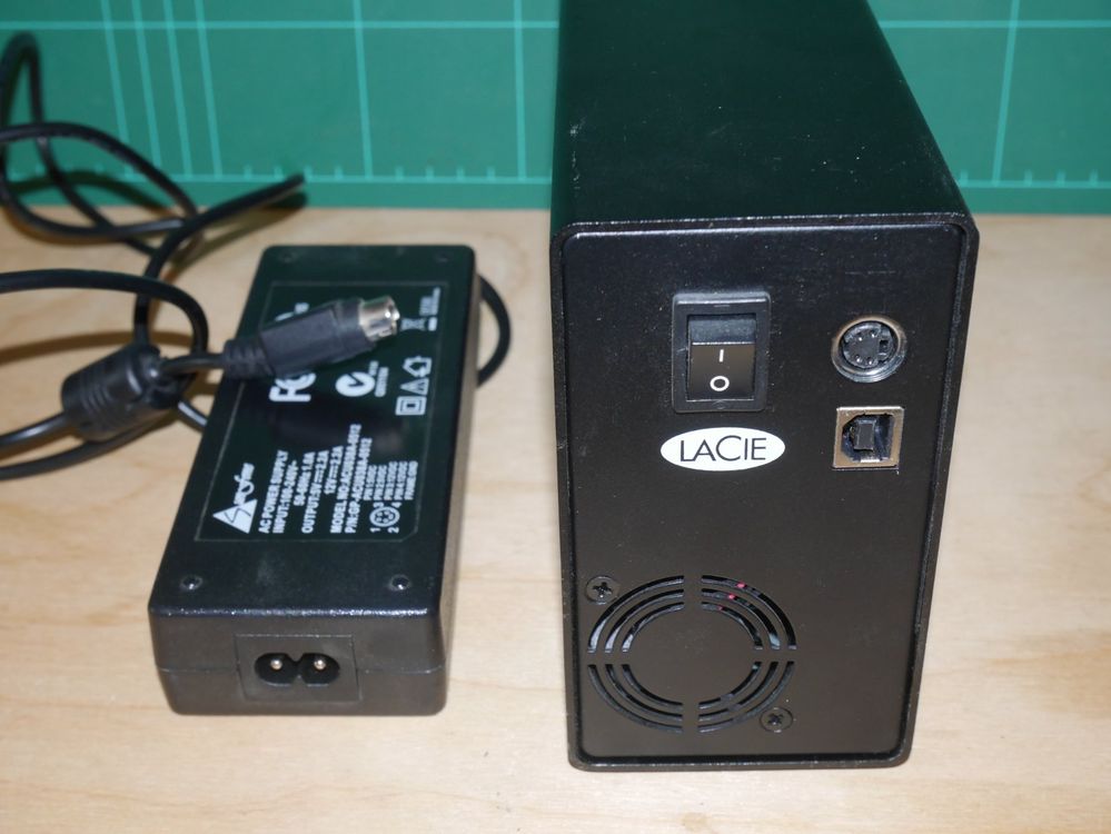 Lacie Dischi rigidi: LaCie Festplatte 1TB - frisch gewiped, inklusive Adapter! – Usato da herzogenbuchsee venduto da fuckjava 2