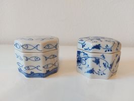 2 Deckeldöschen  asiatisch  aus Porzellan