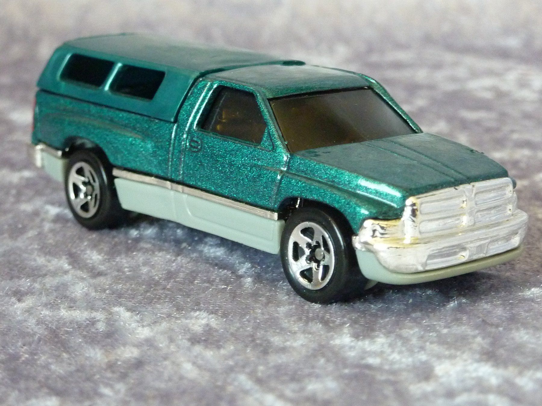 Hot Wheels Modellautos: Dodge Ram 1500 Pick-up  1:64 – Gebraucht aus Dürrenäsch von Cobra1ch