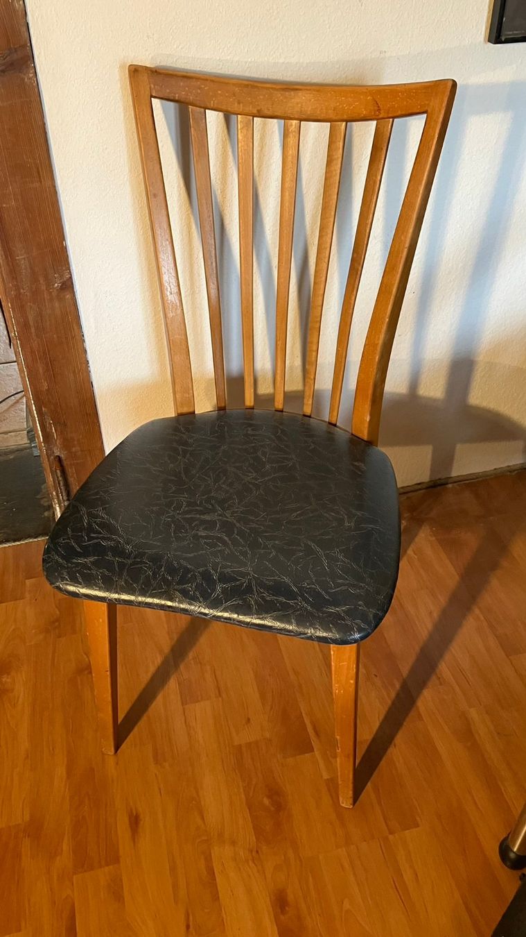 Stühle: Chaises vintage Stuhl – Gebraucht aus St-Cierges von LeRegain 1
