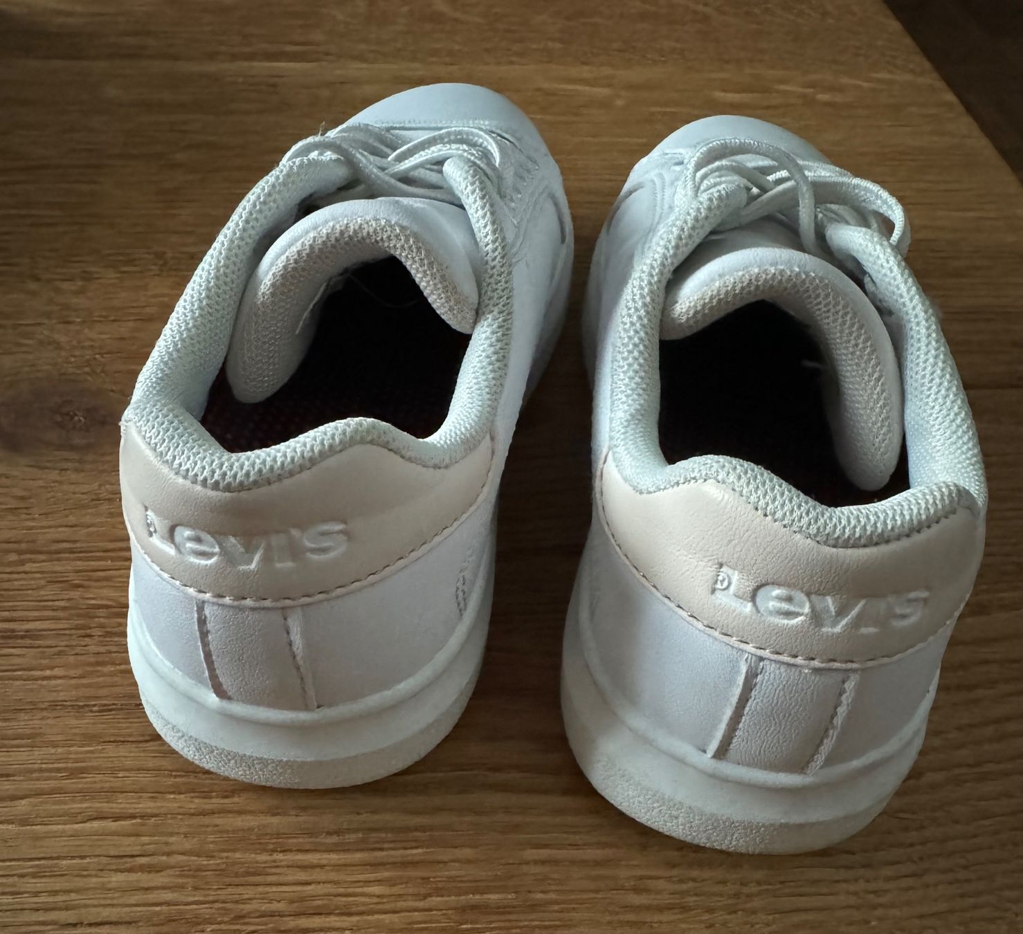 Levi's Scarpe per ragazze: Levi’s Sneakers – Usato da Herzogenbuchsee venduto da zukerka 2