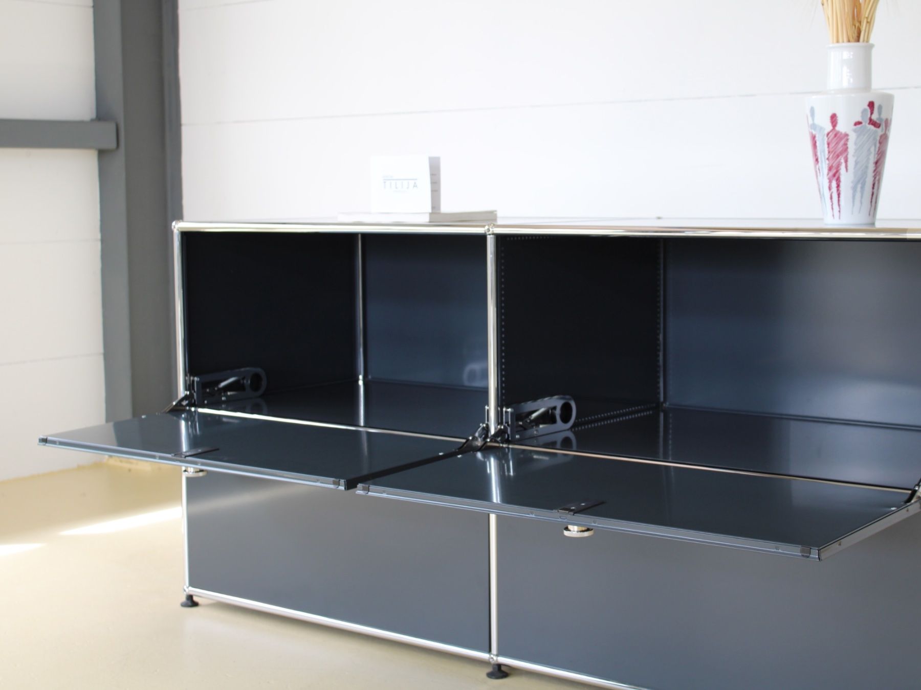 USM Cassettiere: USM Sideboard in Anthrazitgrau – Usato da Meinisberg venduto da atelier_TILIJA 7