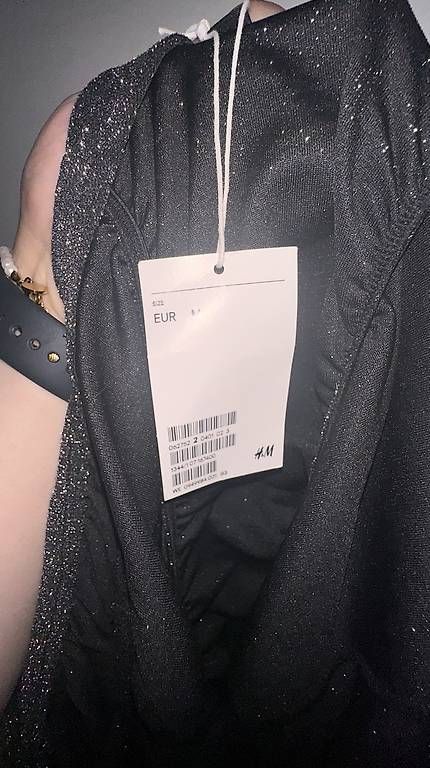 Kleider: H&M Glitzerkleid M – Gebraucht aus Felben-Wellhausen von ale_y7hx 1