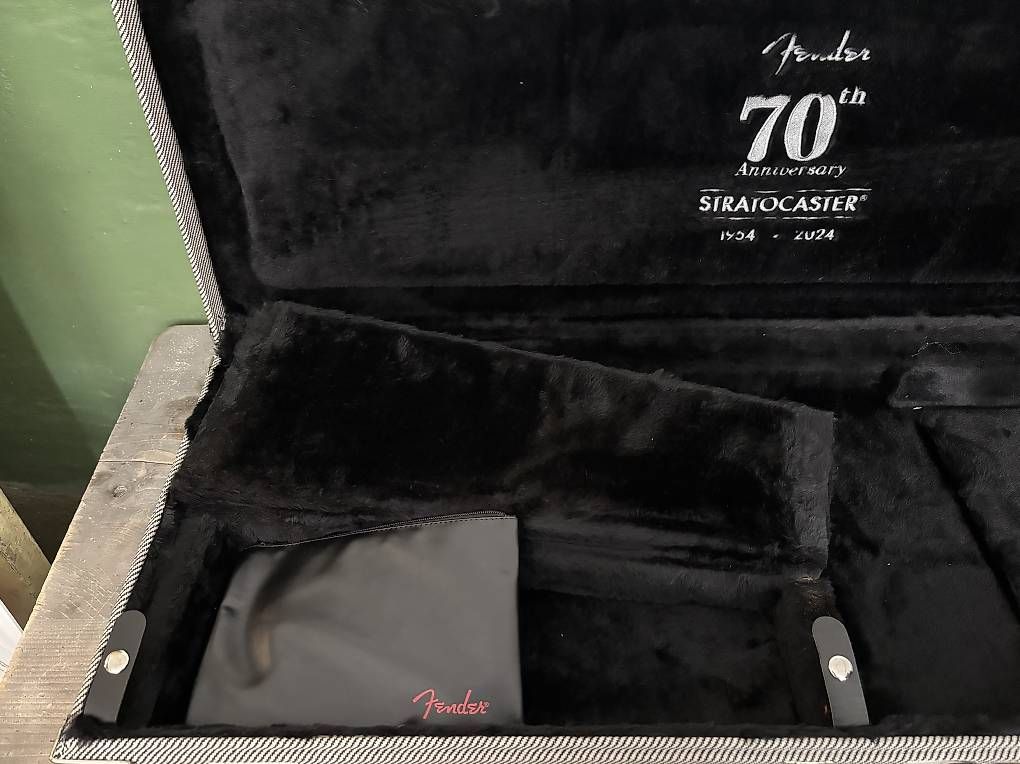 Fender Strumenti musicali: Fender Tweed 70th Ann Hardshell Case – Usato da Zürich venduto da tsa_tsa 3