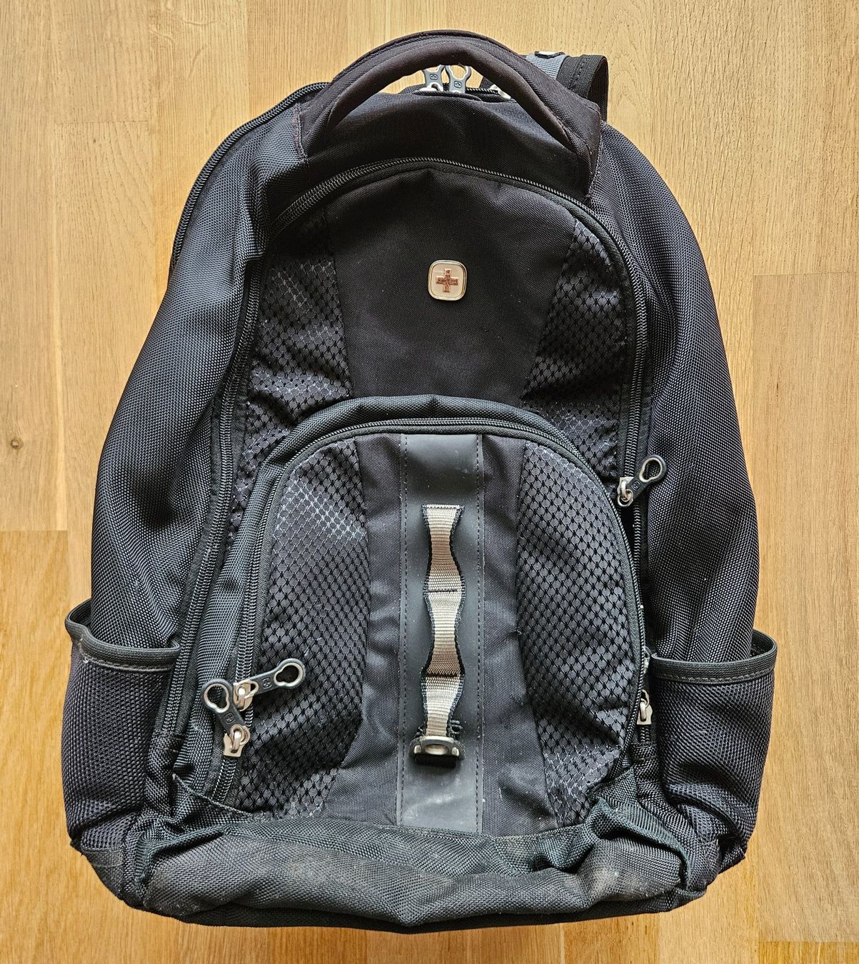 Wenger Zaini: Wenger Airflow Rucksack – Usato da Konolfingen venduto da yve_z5xr