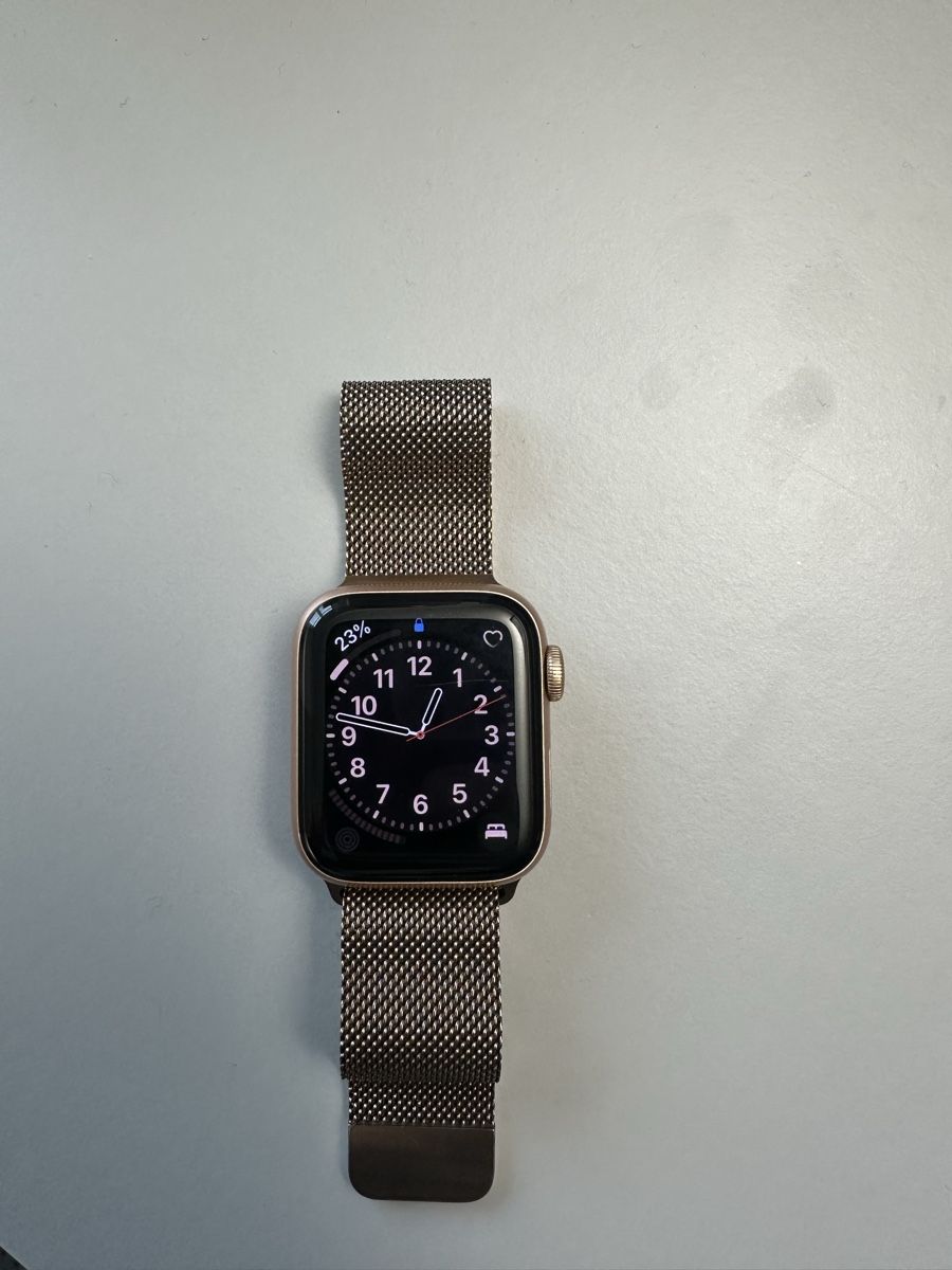 Apple Smartwatch: Apple Watch SE 2022 40mm – Usato da Davos Platz venduto da R_ha03 1