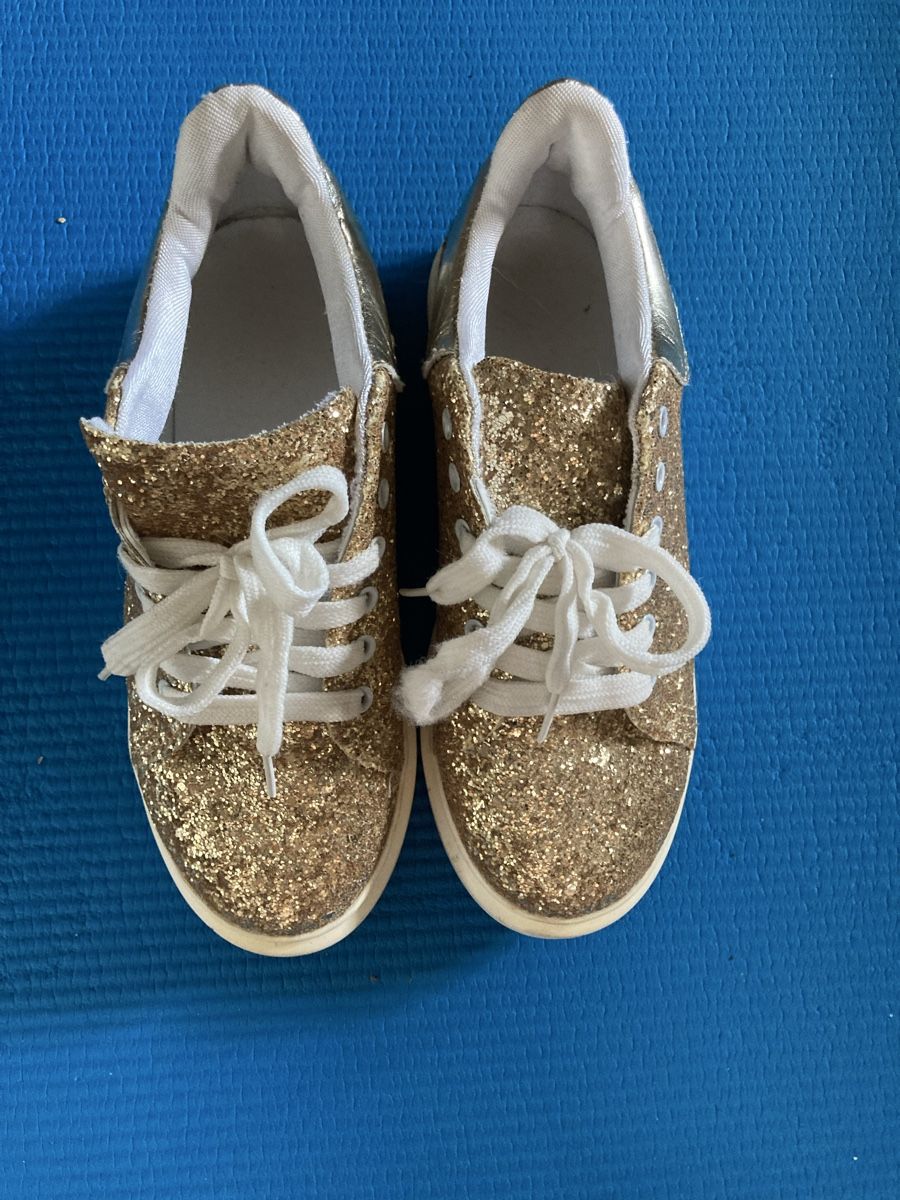 Scarpe da donna: Gold glitzer Sneakers, Grösse 38 – Usato da Langenthal venduto da F5Haenni