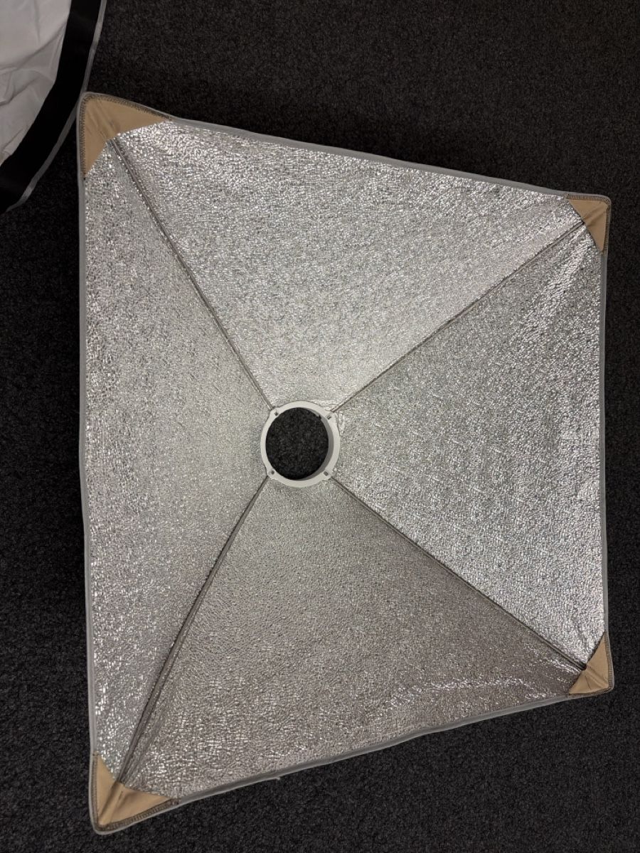 Elinchrom Flash: Special Edition Elinchrom Portalite Softbox, eckig, 65cm – Usato da Thun venduto da BanjoDan 2