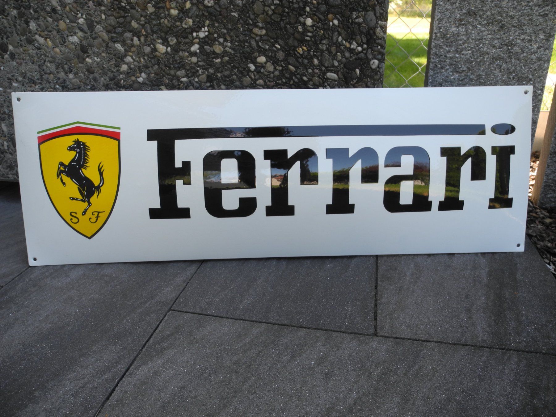 Ferrari Schilder: XXL FERRARI EMAILSCHILD – Neu (gemäss Beschreibung) aus Reinach AG von Huckleberrysix
