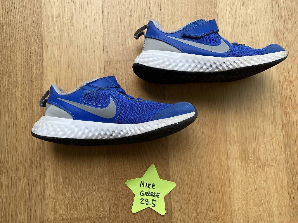Nike Scarpe da uomo: Nike Turnschuhe blau Grösse 29.5. – Usato da Ebikon venduto da sherra 3