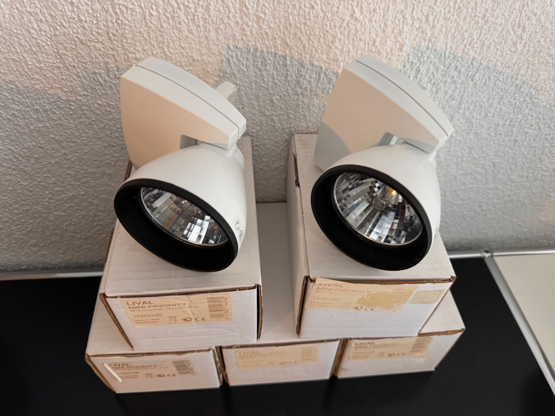 Lampade: 5 Stück Lival Mini Priority Schienenstrahler – Nuovo e nell'imballaggio originale da Wilderswil venduto da Renaissance1 1