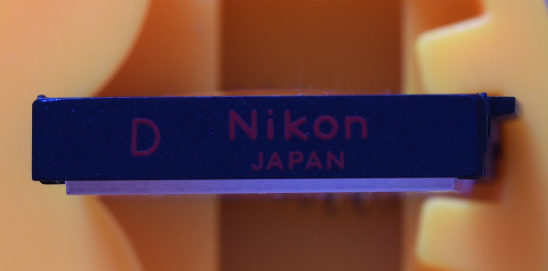 Nikon Fotocamera: Nikon Einstellscheibe Typ D für Nikon F3 – Usato da Basel venduto da magicpower99 1