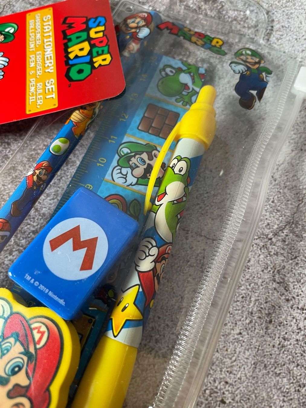 Penna & Evidenziatori: Super Mario: Characters - Standard Stationery Bag – Nuovo e nell'imballaggio originale da Niederwil SO venduto da BlueSonic 1