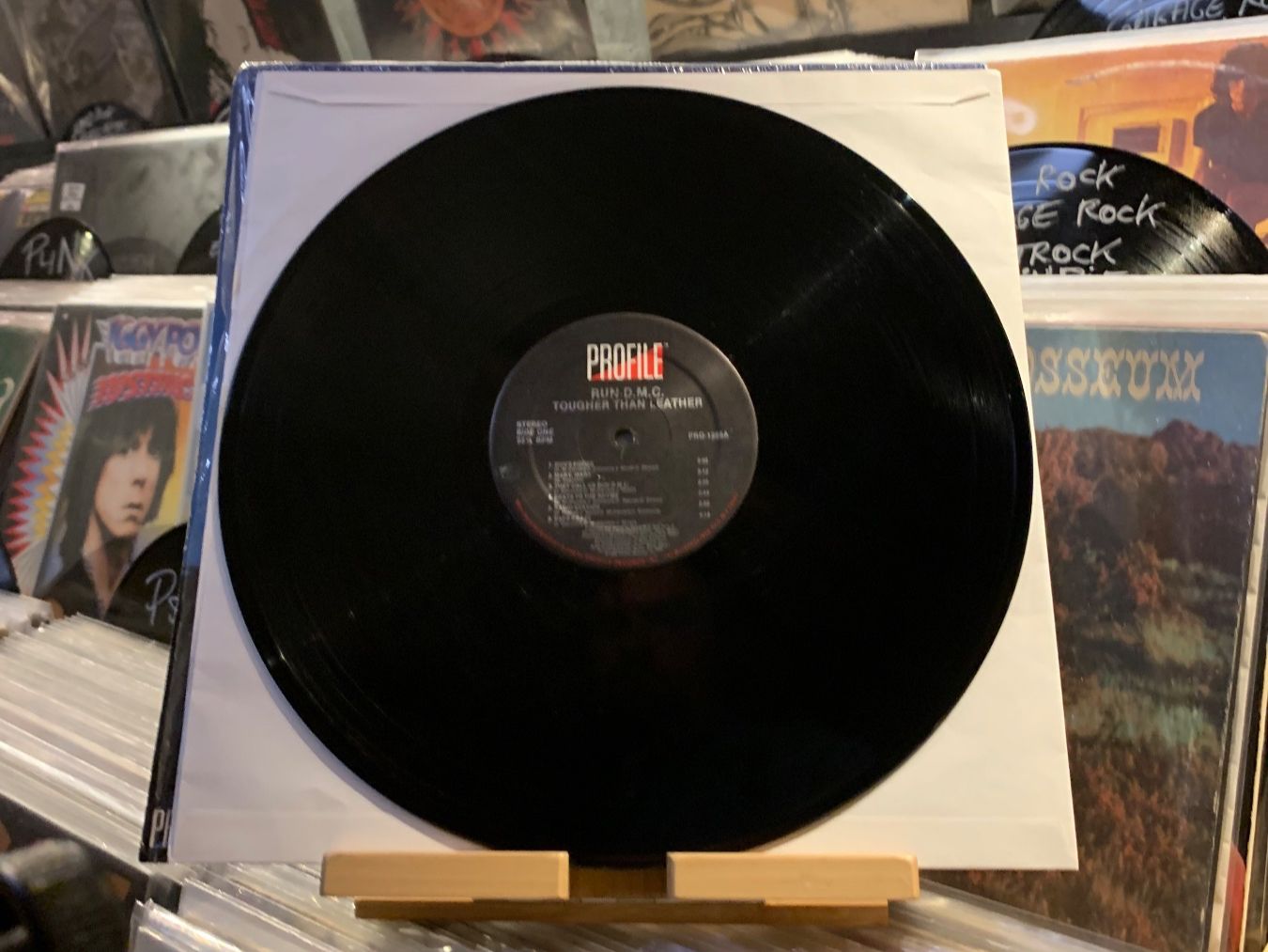 Schallplatten: RUN DMC - TOUGHER THAN LEATHER...OG US 1988...VG+/EX – Gebraucht aus Gals von Diskopatshop 2