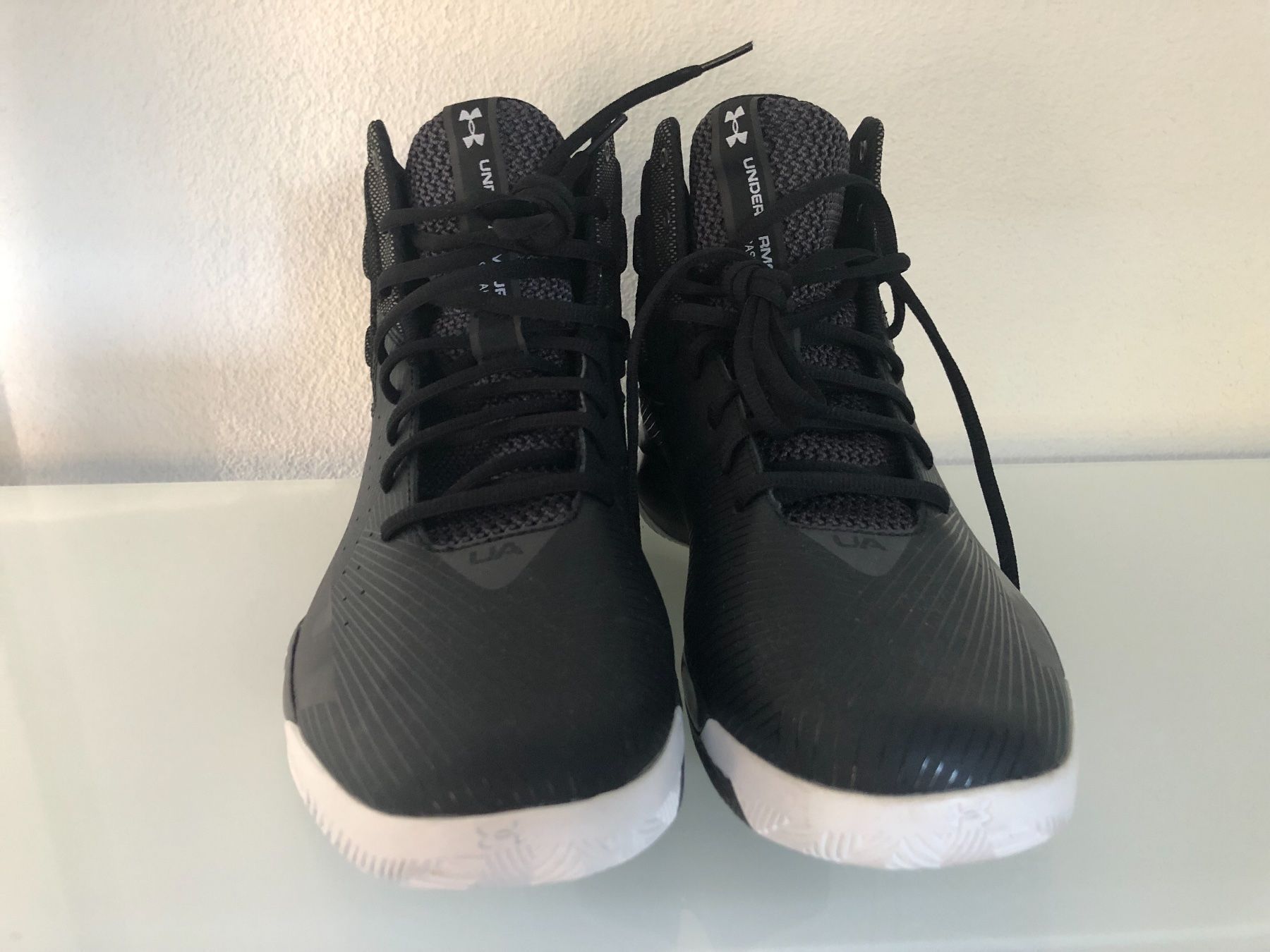 Scarpe da uomo: Neue UNDER ARMOUR Basketball Schuhe – Nuovo e nell'imballaggio originale da Mülenen venduto da CreativeSolutions 1