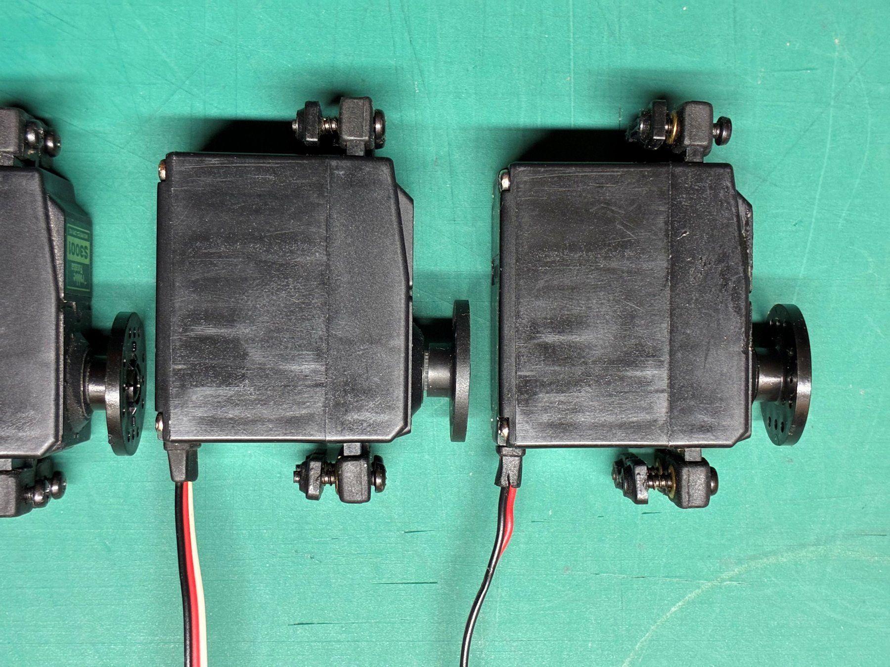 Futaba Télécommandes: Futaba Servos – D'occasion à Grub AR par Lindau09 1