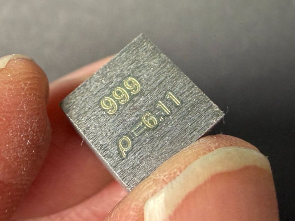 Metalli preziosi: Vanadium, Elementwürfel, Dichtewürfel mit Gravur 1x1x1cm – Usato da Lützelflüh-Goldb venduto da Elementis 1