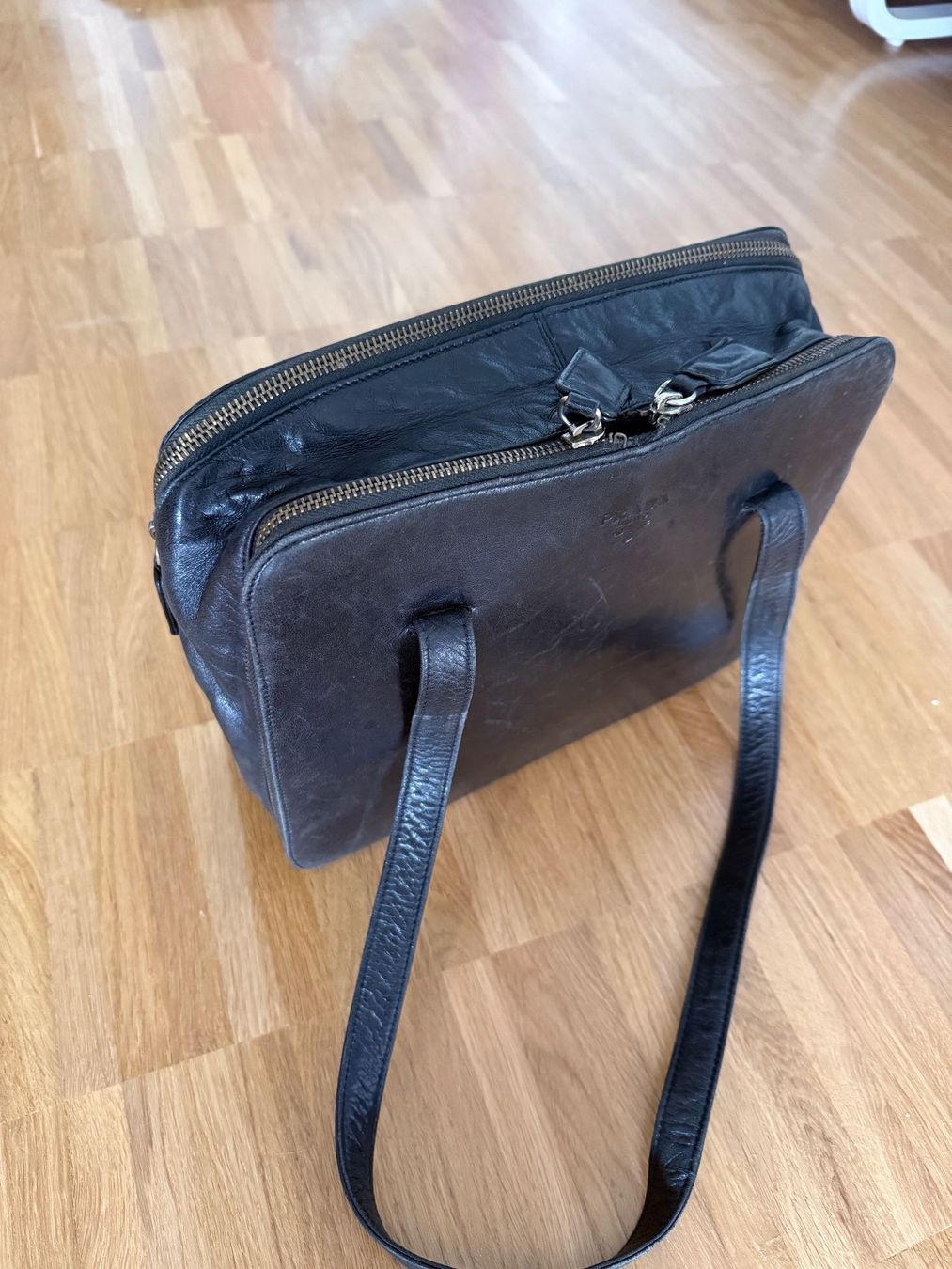 Prada Borse: Prada Vintage 90er Leder Handtasche schwarz – Usato da Riehen venduto da Verkaufen21