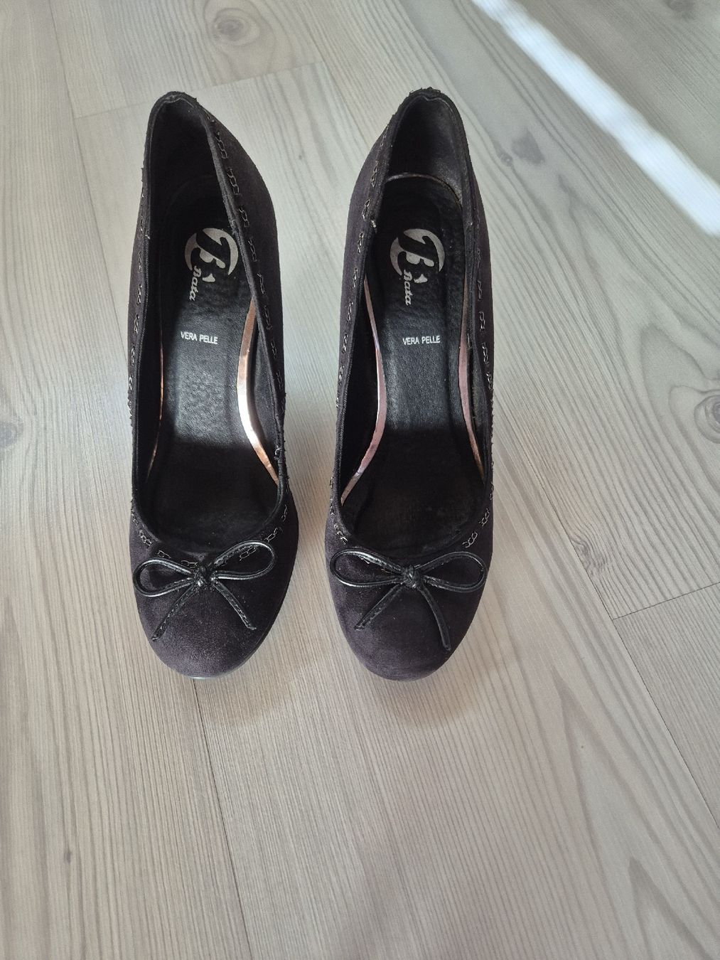Scarpe da donna: Chaussure à talon 8cm noire Bata – Usato da Argnou (Ayent) venduto da emnonaol 2