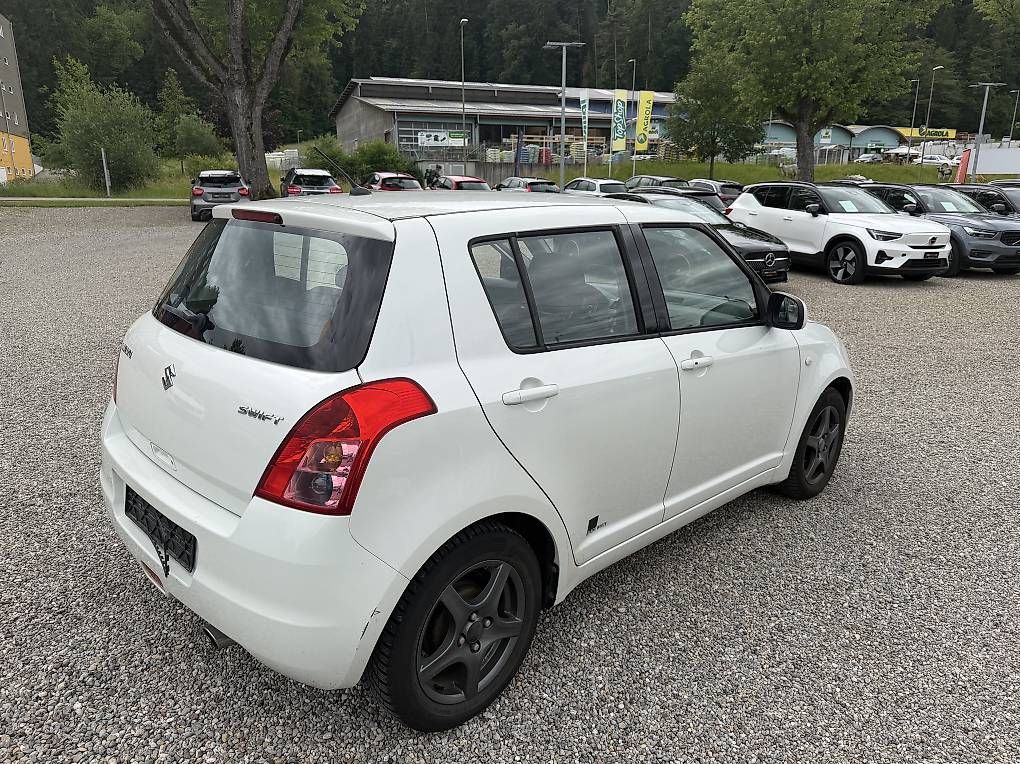 Autos:  Suzuki Swift 1.3 Navigation .Klima   – Gebraucht aus Winterthur von Sinoregi 3