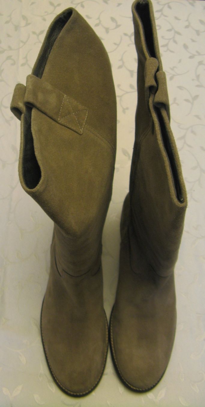 Scarpe da donna: Wildlederstiefel Damen Grösse 44 – Nuovo (secondo la descrizione) da Frauenfeld venduto da Interessent1 2