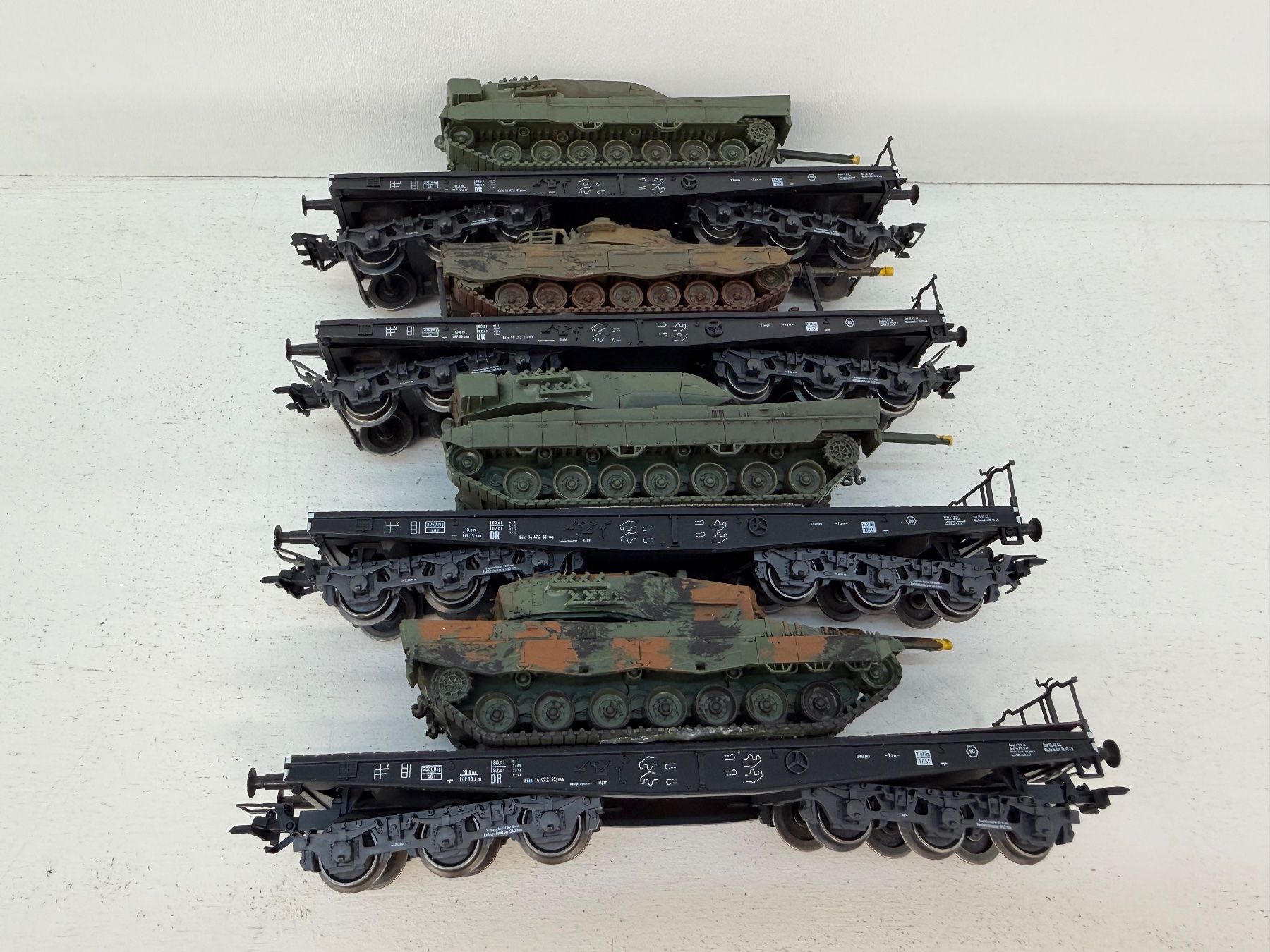 Märklin Modelleisenbahnen: Märklin 4867 Schwerlast-Flachwagen mit Panzer – Gebraucht aus Büsserach von ModellbahnDepot 3
