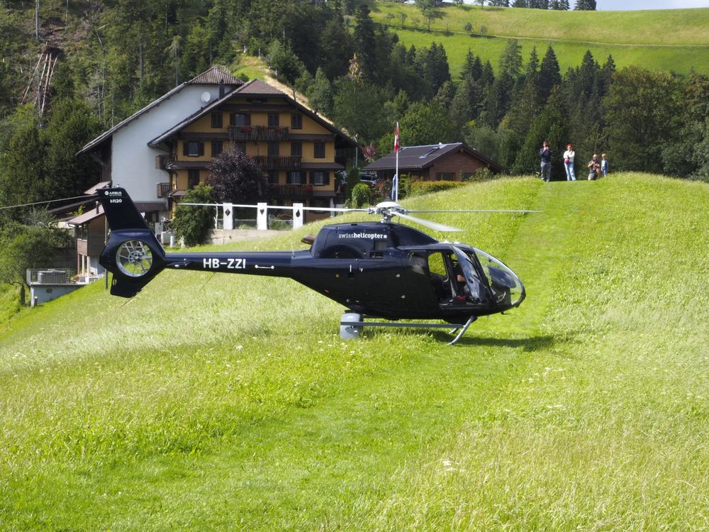 Gutschein für privater HelikopterFlug mit Zwischenlandung Kaufen auf Ricardo