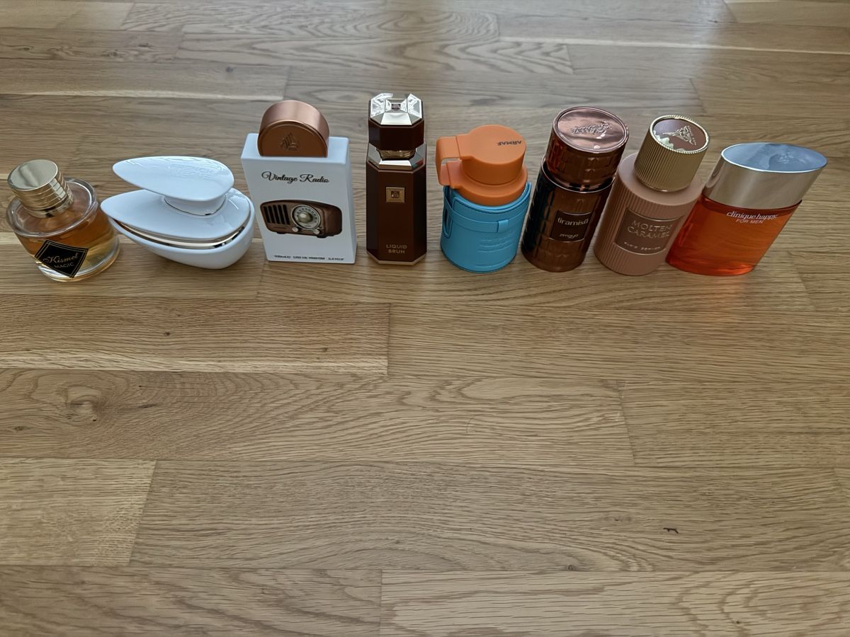 Profumi & Eau de Toilette: 8 Parfumes / 90% Inhalt - SCHNÄPPLI – Nuovo (secondo la descrizione) da Recherswil venduto da Noname1