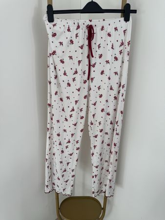 Floral Ribbed Schlafhosen – Weiss mit roten Blumen – Gr. L