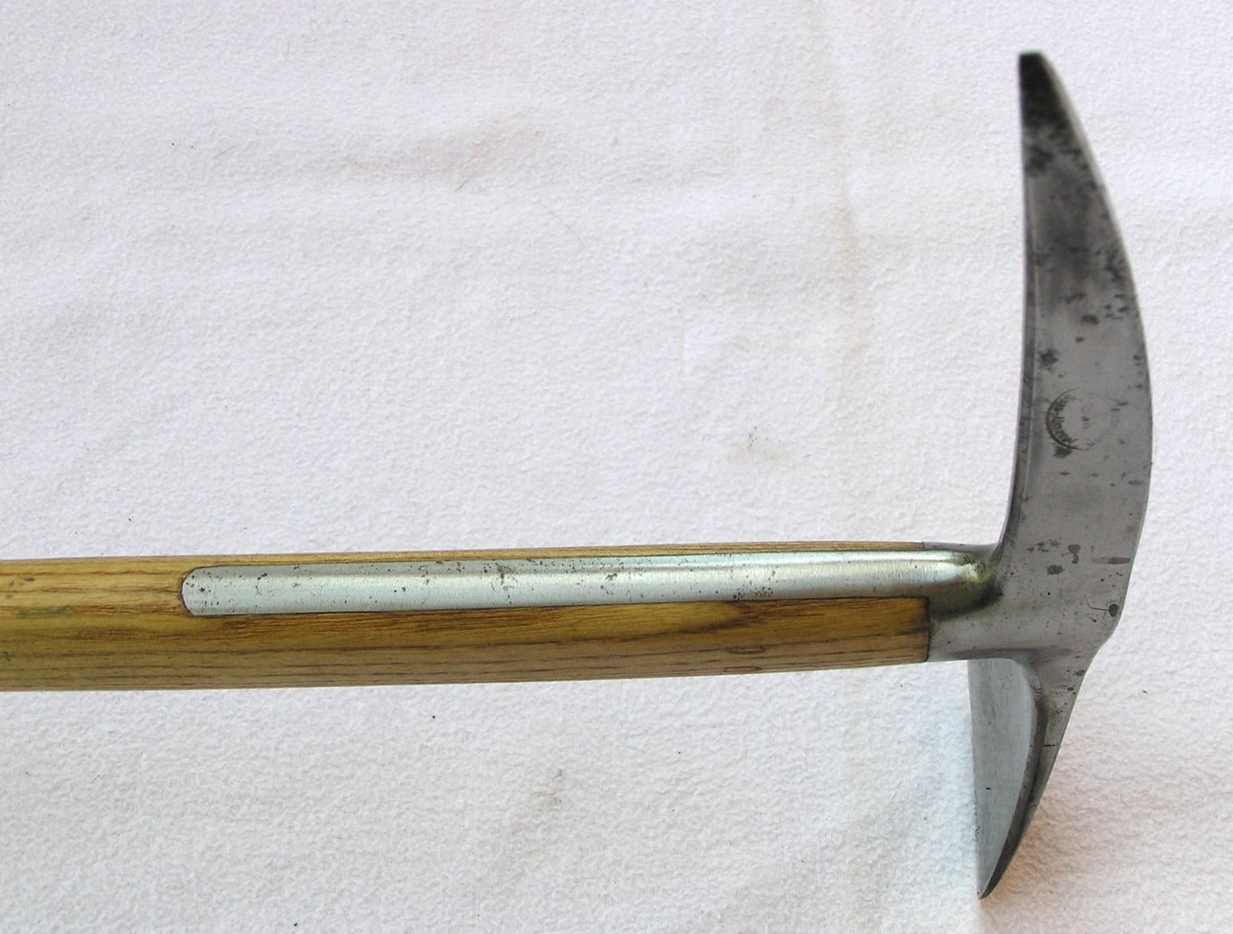 Kletterausrüstungen: ALTER EISPICKEL PIOLET GEBR. ANDENMATTEN SAAS ALMAGELL – Gebraucht aus Grenchen von Antique-hunter 8