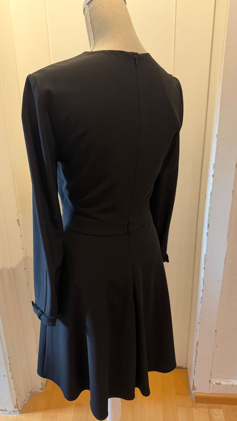 Moschino Vestiti: Wunderschönes Kleid von Boutique Moschino – Nuovo (secondo la descrizione) da Schaffhausen venduto da _queen_c 1