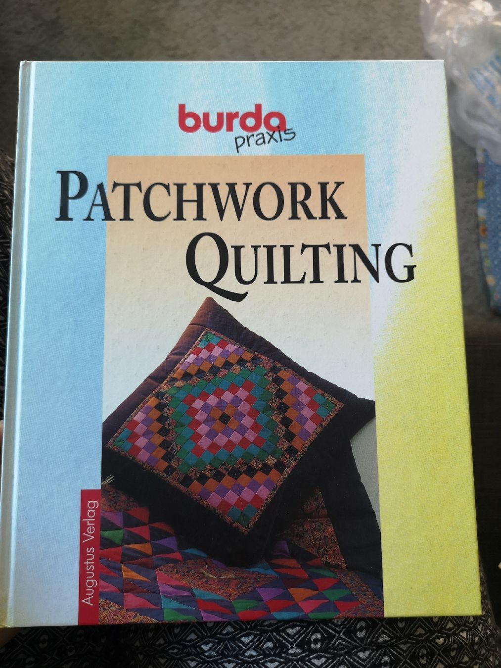 Libri: Patchwork & Quilting von Burda Praxis – Usato da Aarwangen venduto da Byv7