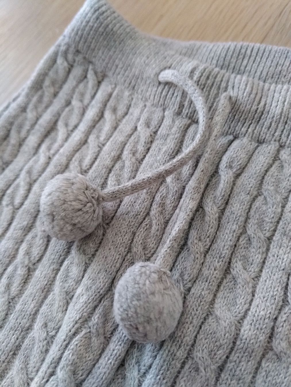 Pantaloni: Graue Hose aus Baumwollstick - Grösse 74 – Usato da Penthaz venduto da ann_l7zt 1