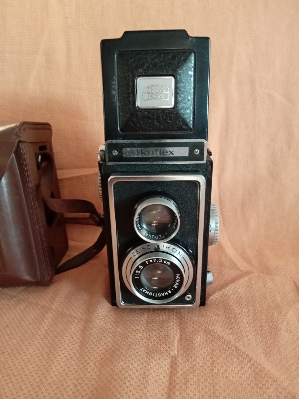Zeiss Fotocamera: ZEISS IKON IKOFLEX I . – Usato da Biel / bienne venduto da Sarouch9 1