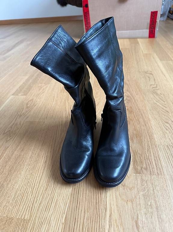 Scarpe da donna: Stivali Plumeétherée  – Nuovo e nell'imballaggio originale da Massagno venduto da lad_cv7t 1