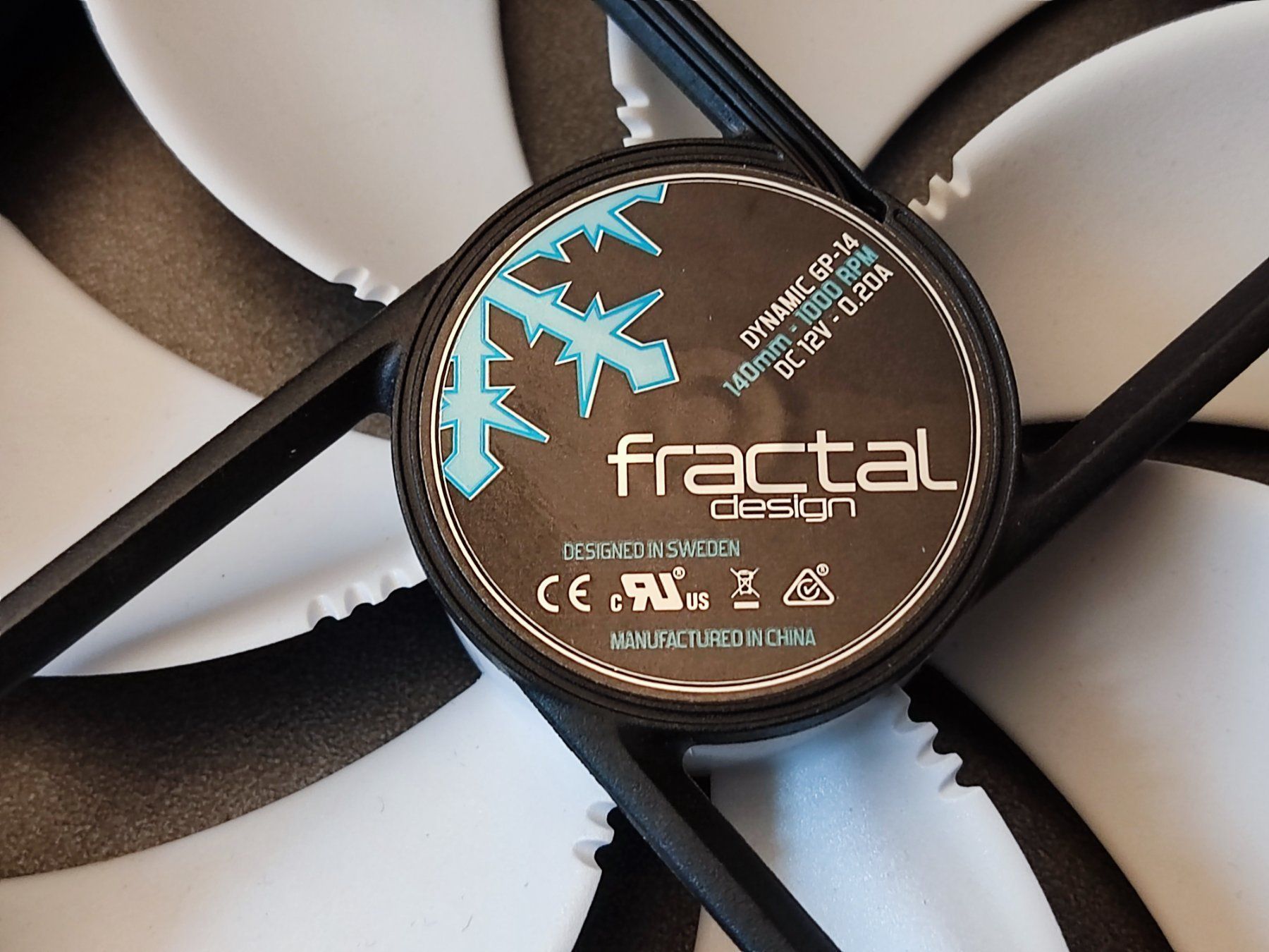 Custodie: Fractal Dynamic GP-14 PWM 140 mm Lüfter – Usato da Thundorf venduto da Swizzzly 2