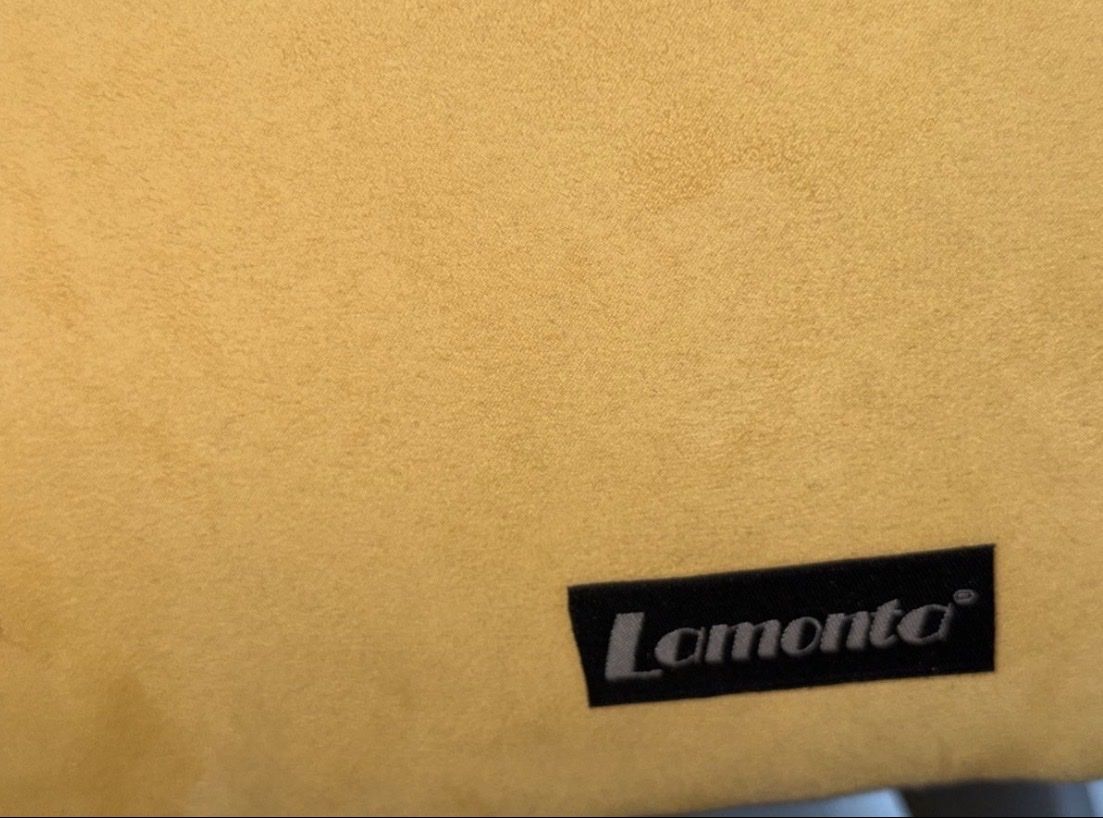 Sofas: Divano giallo Lomanto 3 posti buono stato – Neuf (Voir description) à Immensee par pie_w26k 2