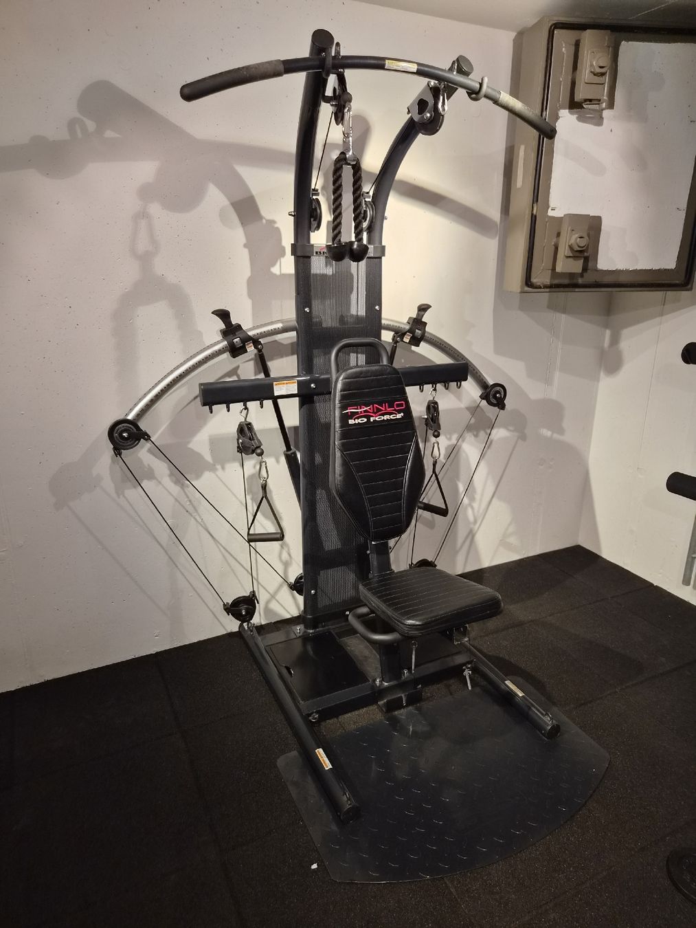 Finnlo Hometrainer: FINLO BIO FORCE Trainingsgerät guter Zustand – Usato da Urdorf venduto da Witzany 1