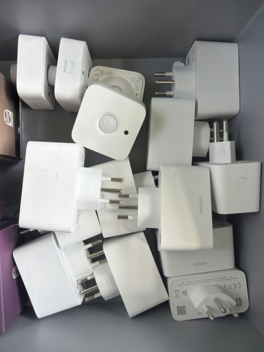 Philips Lampade: Diverses Philips Hue Equipment , teils neu – Usato da Pfaffhausen venduto da NFIZH 3