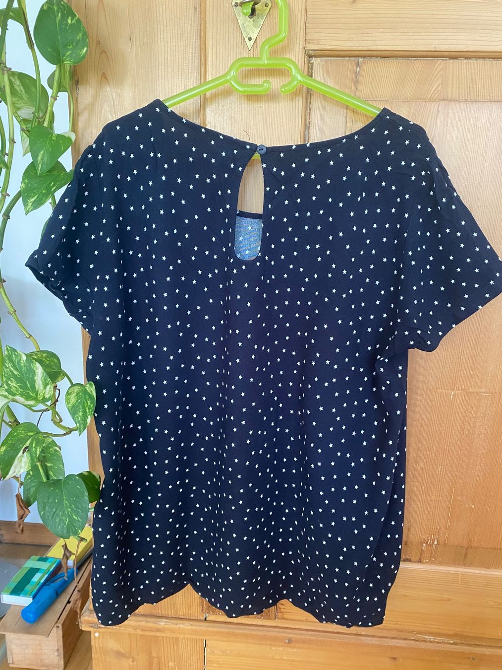 Only T-shirts: T-Shirt mit Sternen – D'occasion à Riedholz par lenibeni03 2